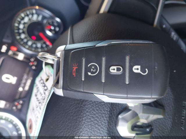 2021 RAM 1500 1C6SRFFT8MN658975 Photo 10