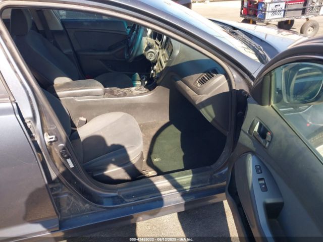 KNAGM4A73F5605256 KIA Optima Lx