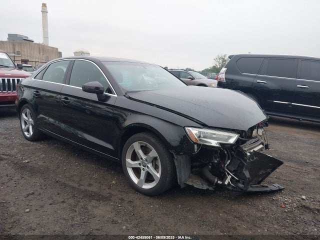 2019 AUDI A3 WAUBEGFF5KA079898 Photo 0