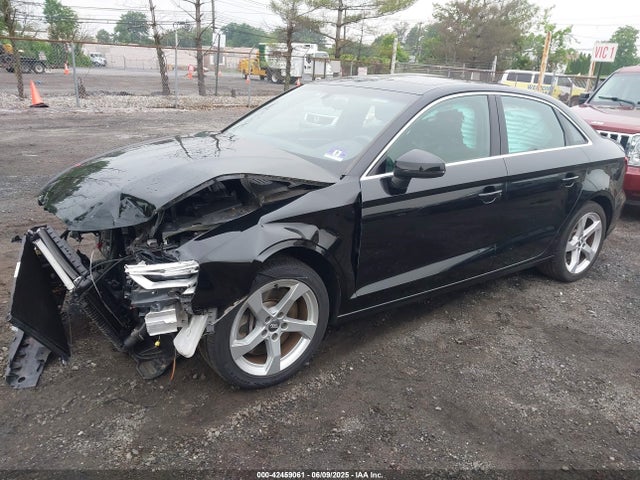 2019 AUDI A3 WAUBEGFF5KA079898 Photo 1