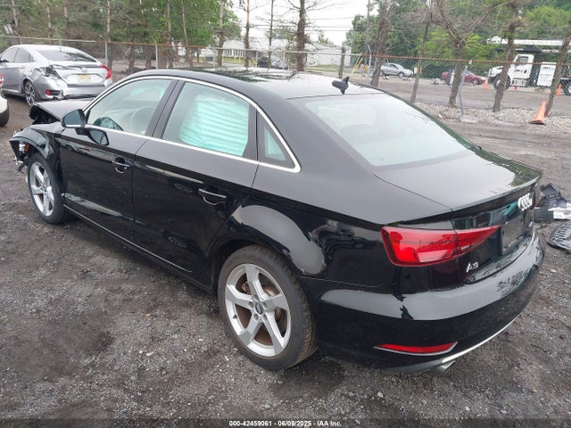 2019 AUDI A3 WAUBEGFF5KA079898 Photo 2