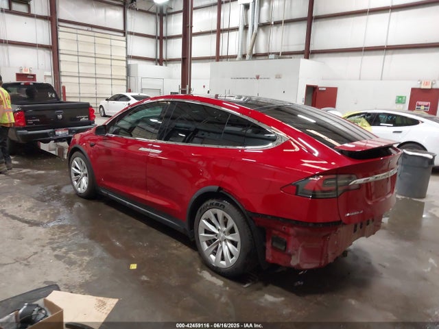 2017 TESLA MODEL X 5YJXCDE20HF043502 Photo 2