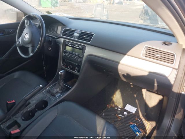 1VWAT7A36EC070330 Volkswagen Passat 1.8t Wolfsburg Edition