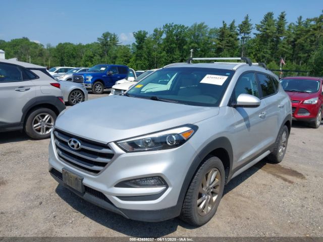 KM8J3CA46HU476445 Hyundai TUCSON SE