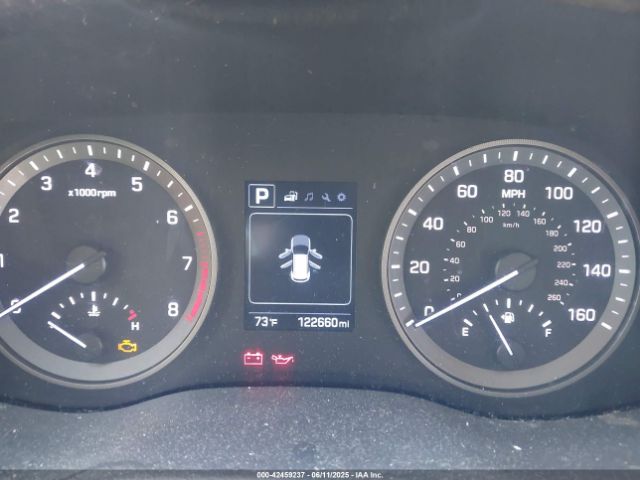 KM8J3CA46HU476445 Hyundai TUCSON SE