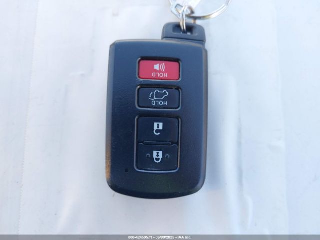 JTMRFREV3JD230723 Toyota Rav4 Xle