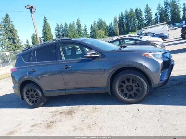 JTMRFREV3JD230723 Toyota Rav4 Xle