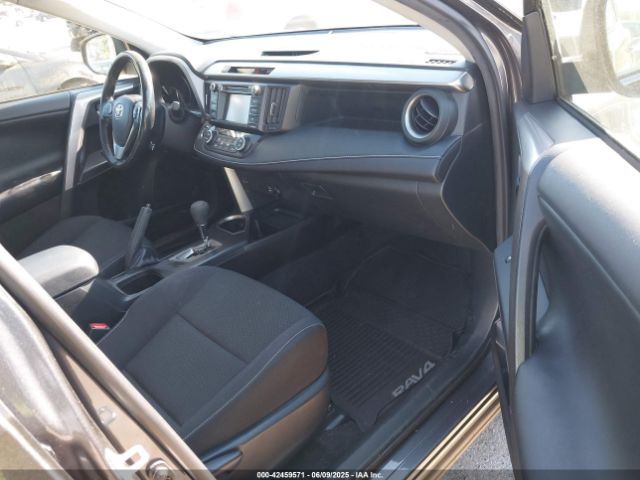 JTMRFREV3JD230723 Toyota Rav4 Xle
