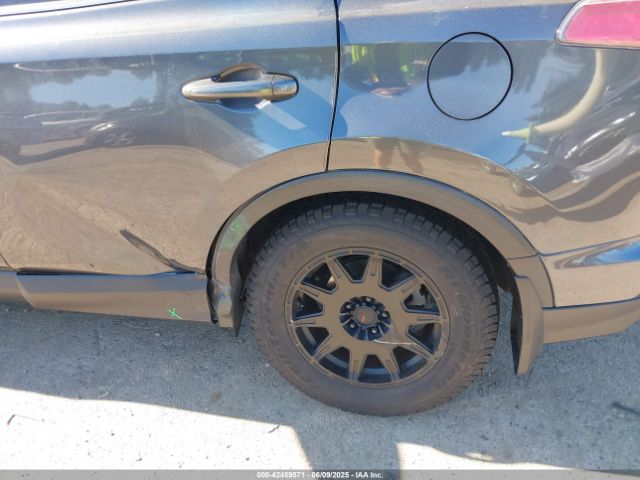 JTMRFREV3JD230723 Toyota Rav4 Xle