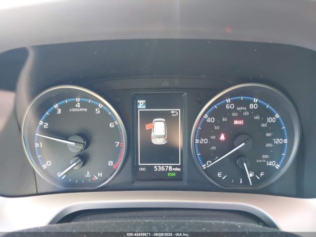 JTMRFREV3JD230723 Toyota Rav4 Xle