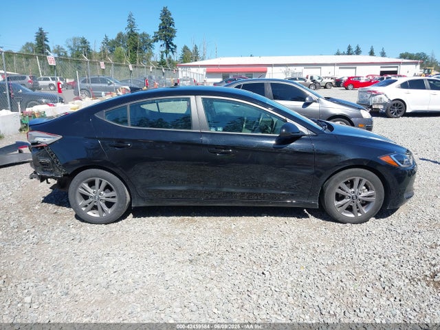 KMHD84LF2HU415581 Hyundai ELANTRA SE