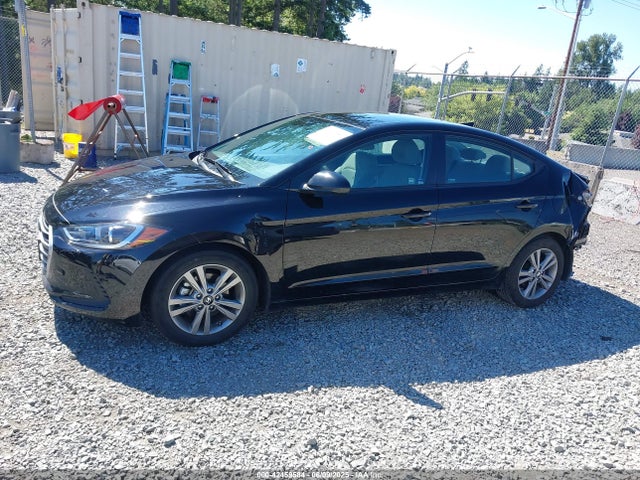 KMHD84LF2HU415581 Hyundai ELANTRA SE