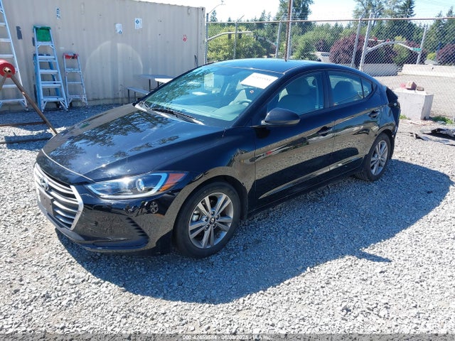 KMHD84LF2HU415581 Hyundai ELANTRA SE