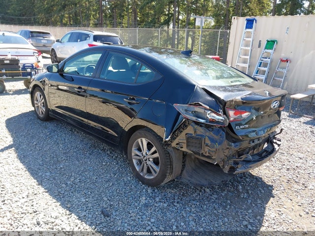 KMHD84LF2HU415581 Hyundai ELANTRA SE