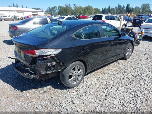 KMHD84LF2HU415581 Hyundai ELANTRA SE