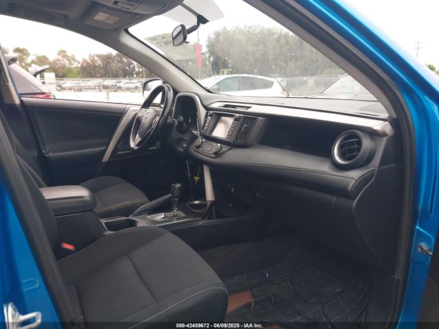 JTMWFREV8GD087120 Toyota Rav4 Xle