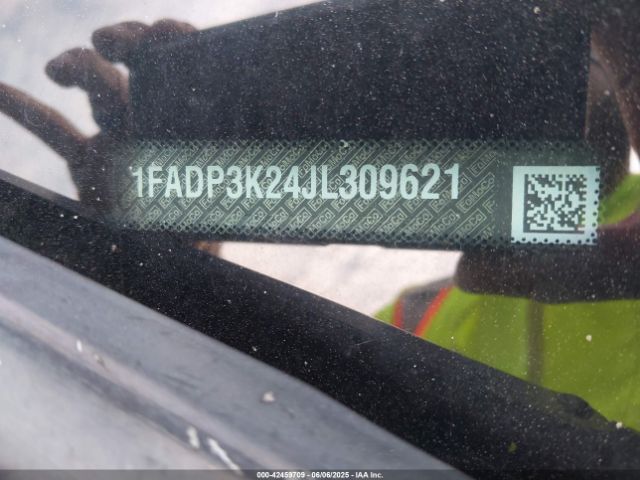 1FADP3K24JL309621 Ford FOCUS SE