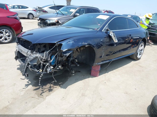2011 AUDI S5 WAUVVAFRXBA050689 Photo 1