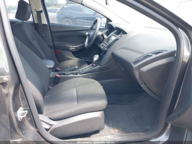 1FADP3F28GL281633 Ford FOCUS SE