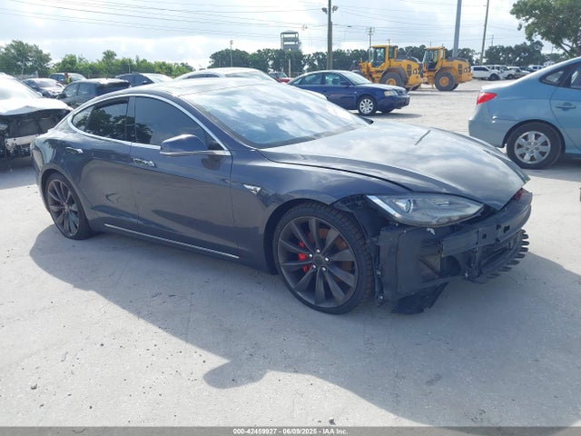 2015 TESLA MODEL S 5YJSA1E47FF102106 Photo 0