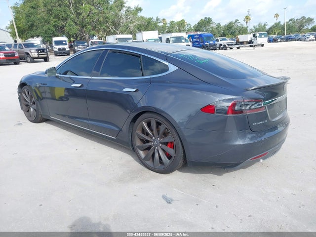 2015 TESLA MODEL S 5YJSA1E47FF102106 Photo 2
