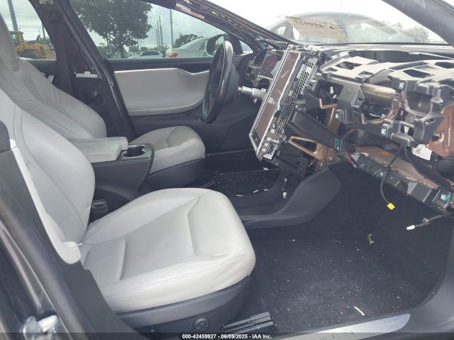 2015 TESLA MODEL S 5YJSA1E47FF102106 Photo 4