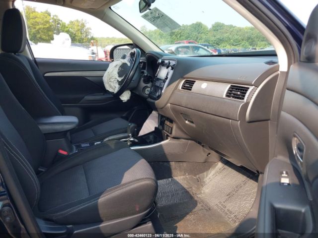 2017 MITSUBISHI OUTLANDER JA4AZ2A31HZ037252 Photo 4