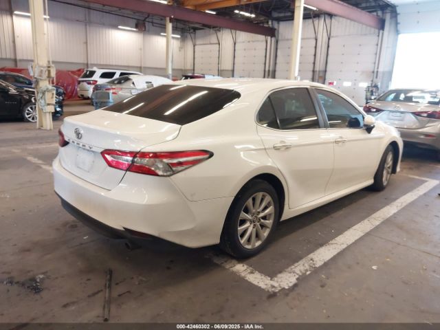 2018 TOYOTA CAMRY 4T1B11HK8JU098444 Photo 3