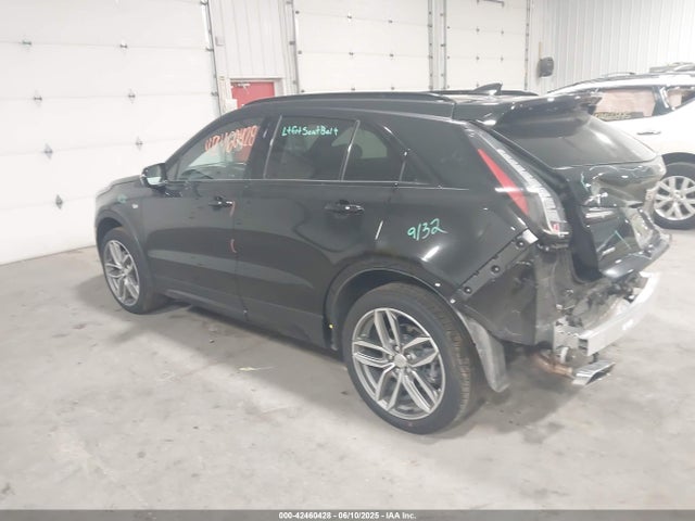 2022 CADILLAC XT4 1GYFZFR4XNF124137 Photo 2