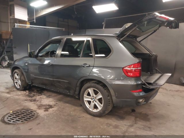 2011 BMW X5 5UXZW0C5XBL658941 Photo 2