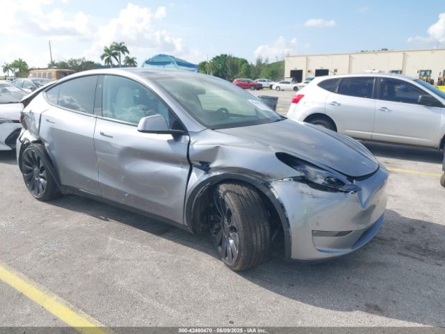 2024 TESLA MODEL Y 7SAYGDEF7RA296765