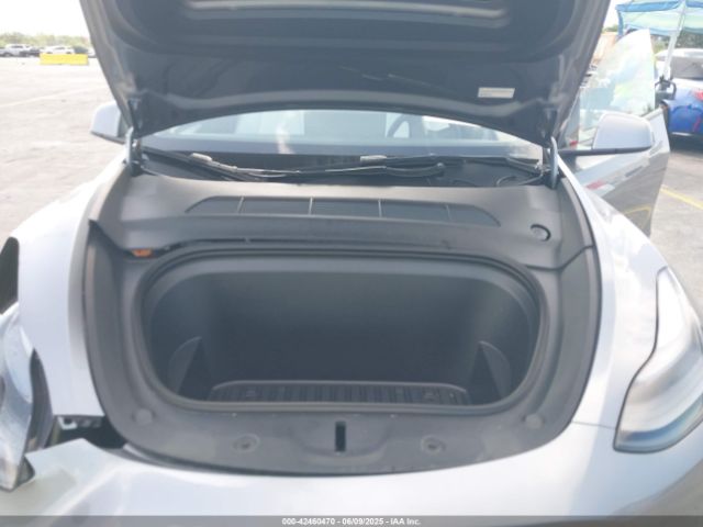 2024 TESLA MODEL Y 7SAYGDEF7RA296765 Photo 9