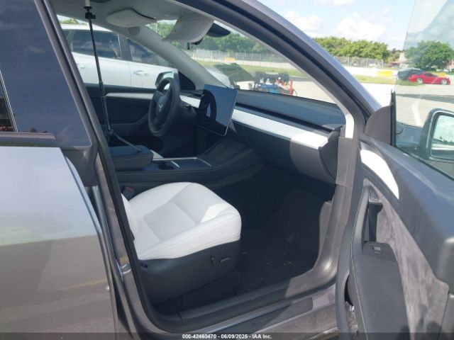 2024 TESLA MODEL Y 7SAYGDEF7RA296765 Photo 4