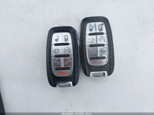 2C4RC1DG2MR528307 Chrysler Voyager