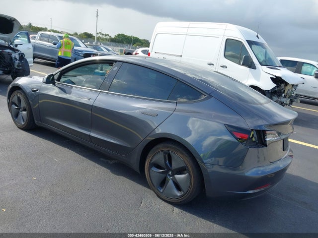 2019 TESLA MODEL 3 5YJ3E1EA7KF298301 Photo 2