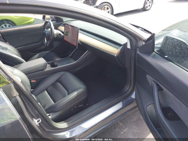 2019 TESLA MODEL 3 5YJ3E1EA7KF298301 Photo 4