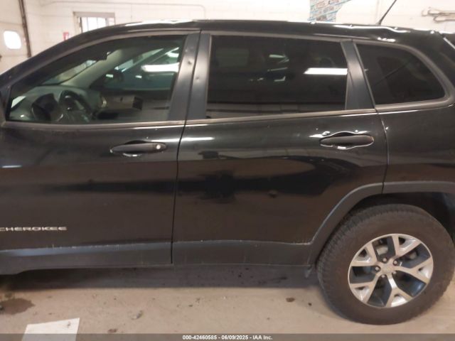 1C4PJMAB8FW764171 Jeep Cherokee Sport