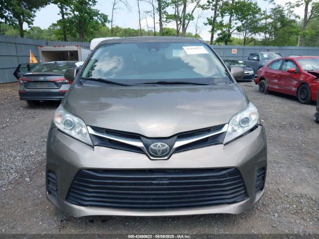 5TDKZ3DCXJS903114 Toyota Sienna Le 8 Passenger