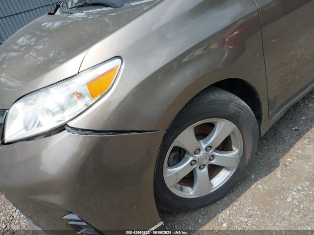 5TDKZ3DCXJS903114 Toyota Sienna Le 8 Passenger