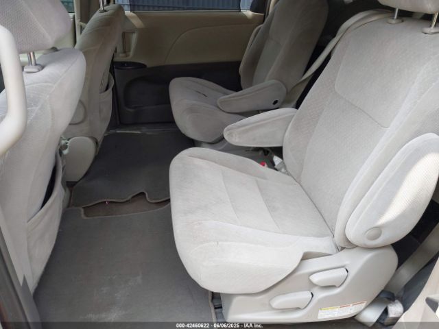 5TDKZ3DCXJS903114 Toyota Sienna Le 8 Passenger