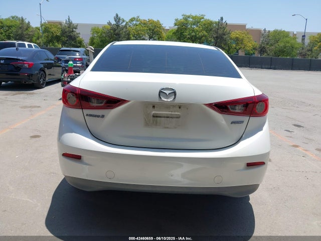 3MZBM1U77FM223598 Mazda pe