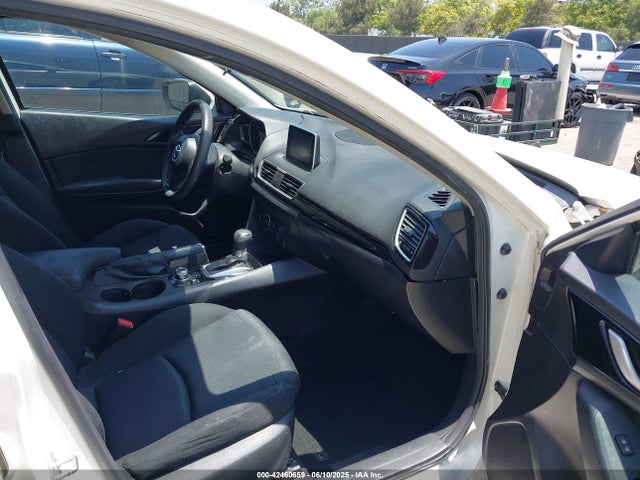 3MZBM1U77FM223598 Mazda pe