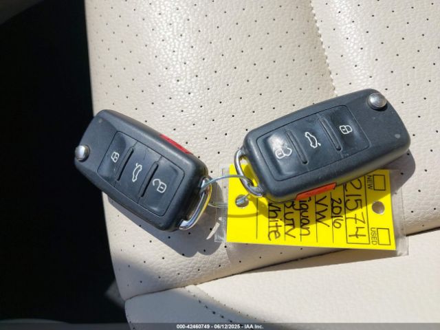 WVGBV7AX9GW529044 Volkswagen Tiguan
