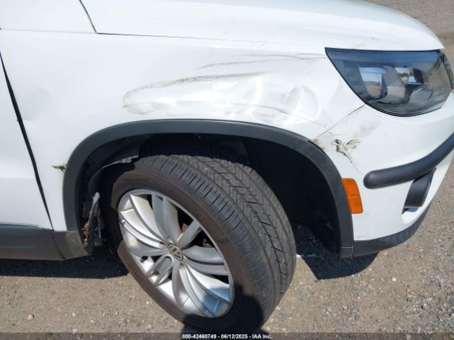 WVGBV7AX9GW529044 Volkswagen Tiguan