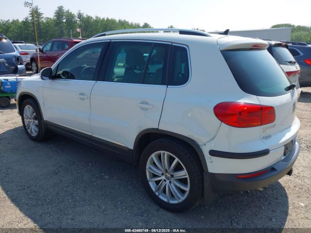 WVGBV7AX9GW529044 Volkswagen Tiguan