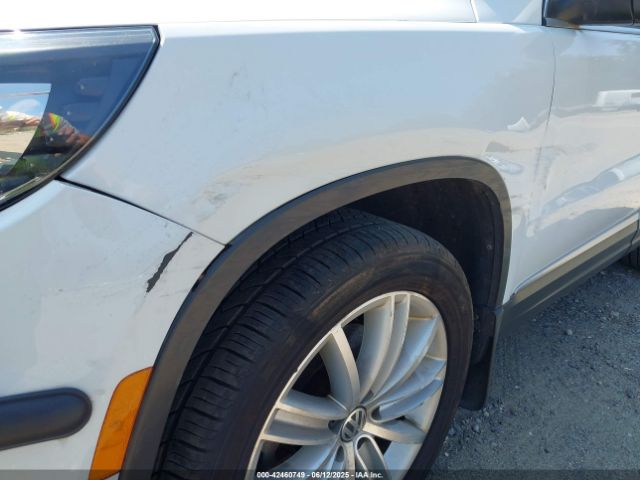 WVGBV7AX9GW529044 Volkswagen Tiguan
