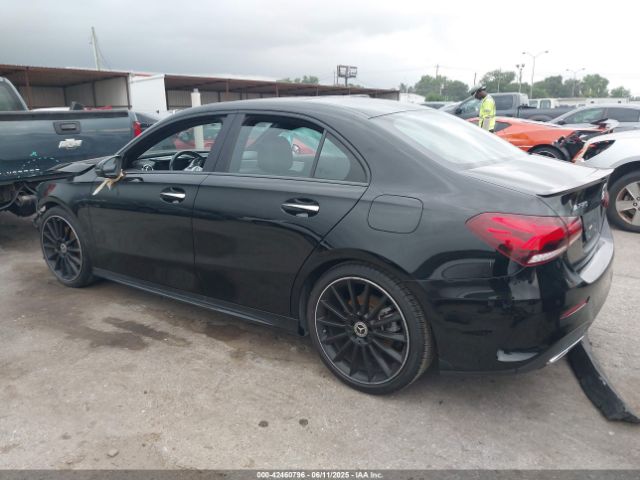 2022 MERCEDES-BENZ A 220 W1K3G4EB8NJ337680 Photo 2