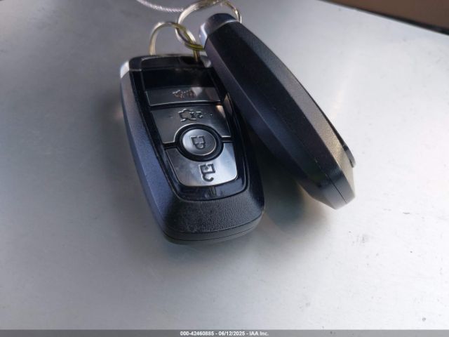 3FA6P0HD2HR313811 Ford Fusion