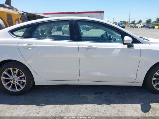3FA6P0HD2HR313811 Ford Fusion