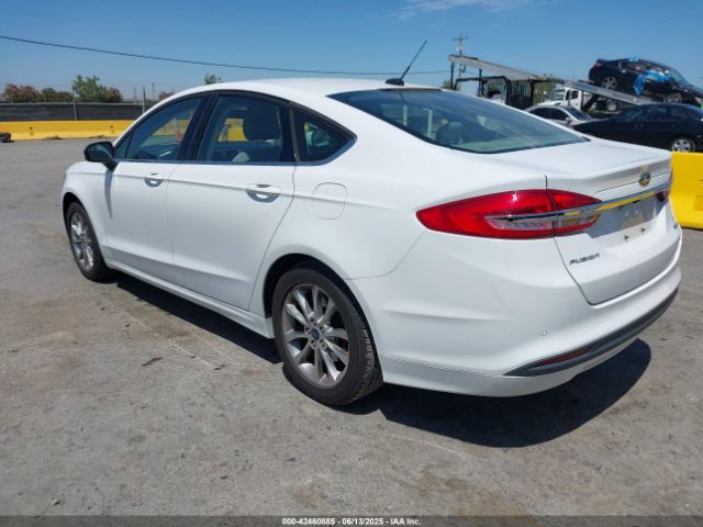 3FA6P0HD2HR313811 Ford Fusion